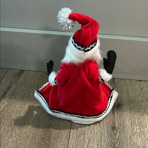 Annalee 9” Classy Santa Clause Red Holiday Decor Christmas Figurine 2014 - Picture 4 of 5
